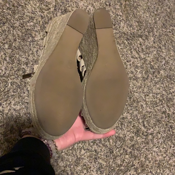 Medina Wedges 9.5 tan. Good condition - Picture 4 of 6